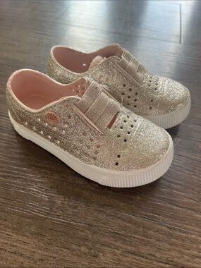 Toddler Girl Sparkly Blowfish Water Shoes Size 7